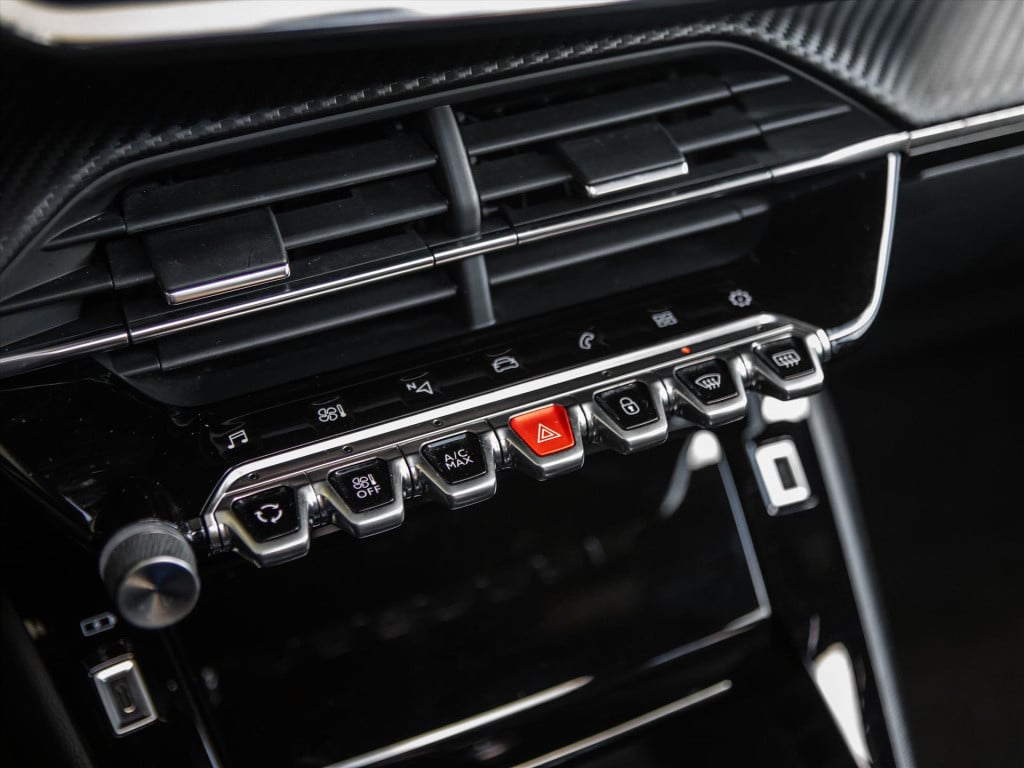 Peugeot 2008 1.2 puretech 130pk gt-line automaat | panoramadak | camera | n