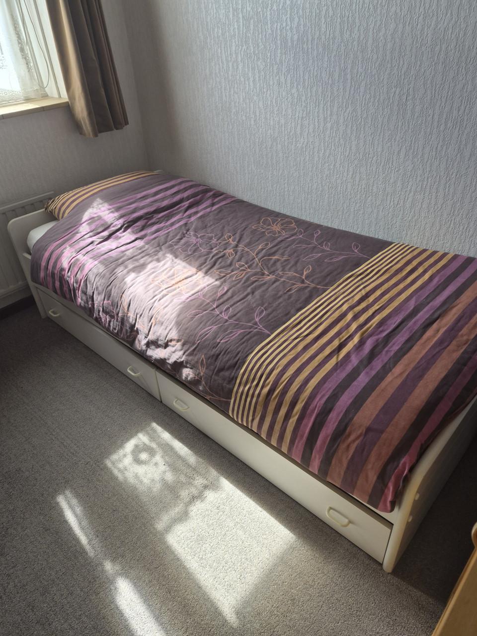 GRATIS 1 ledikant 90x200 van kwaliteitsmerk Vroomshoop