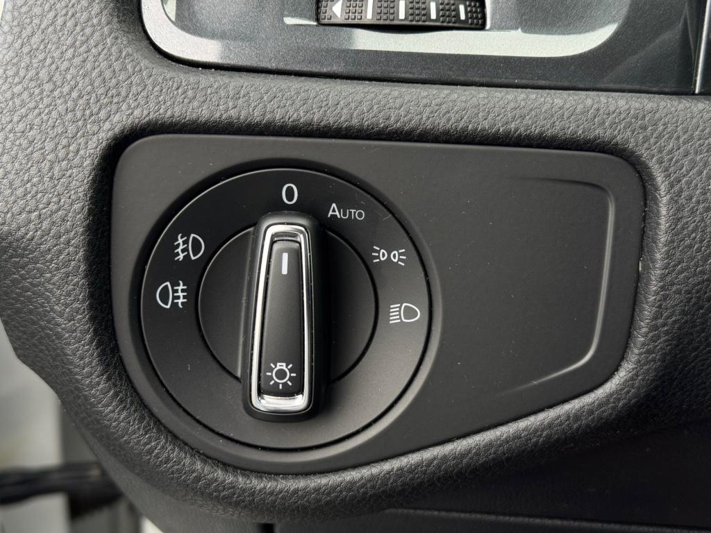 Volkswagen Golf 1.0 tsi * massage stoel * camera * carplay * stoelverwarmin