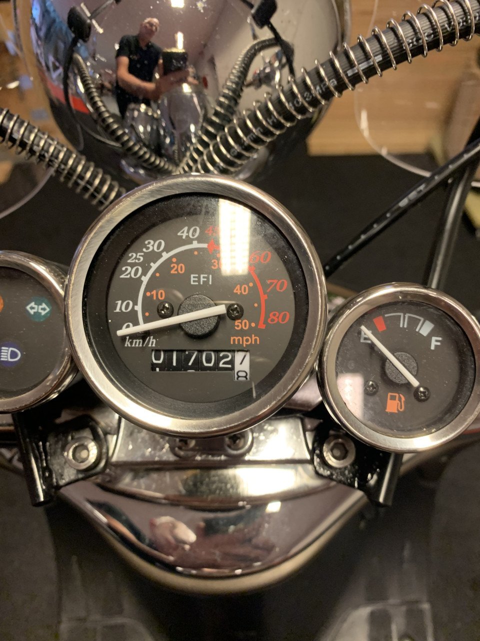 RETRO SCOOTER MET WINDSCHERM 25KM NU 795,= RIJKLAAR
