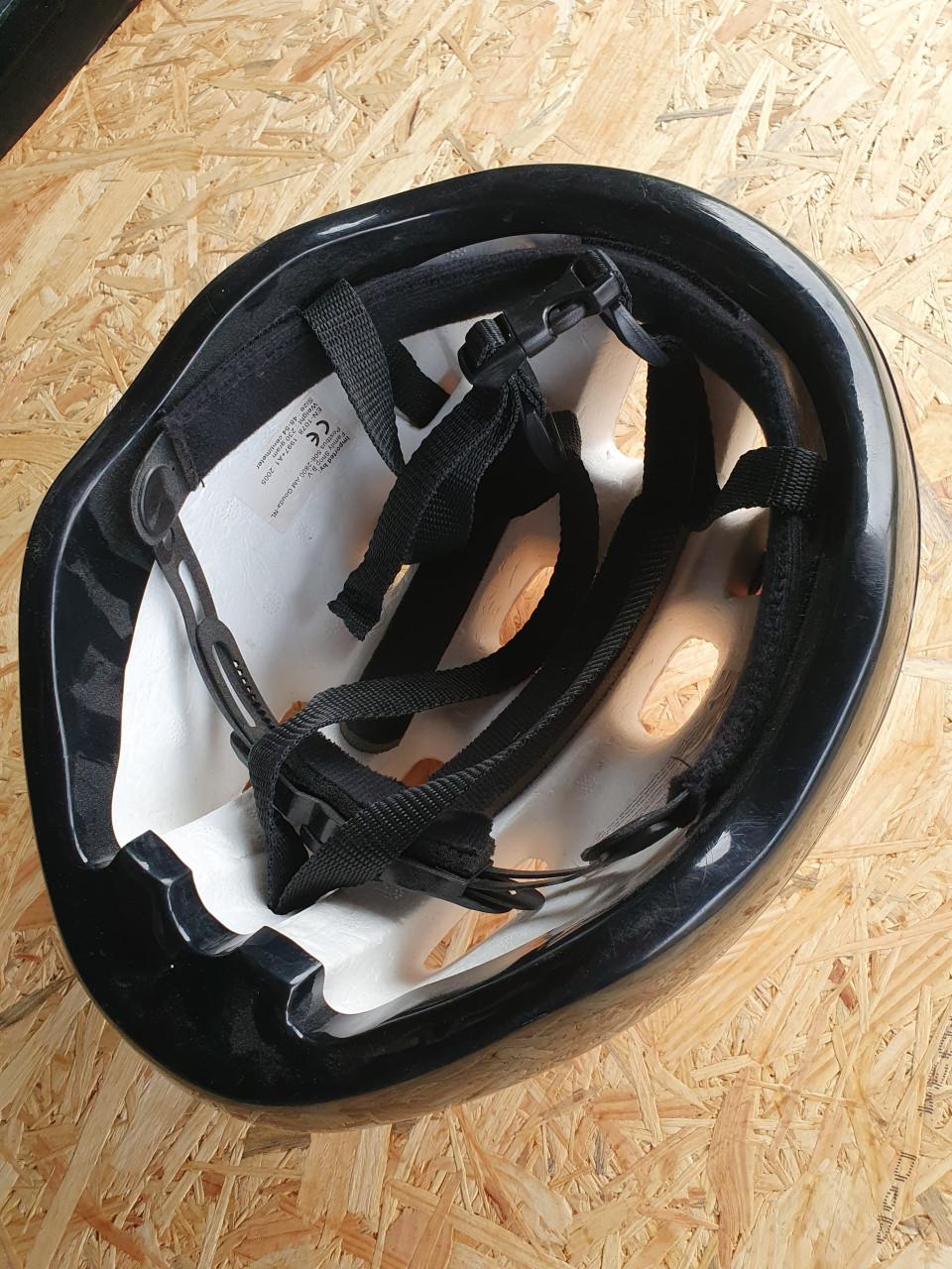 Kinder fietshelm 1x jongens en 1x meisjes