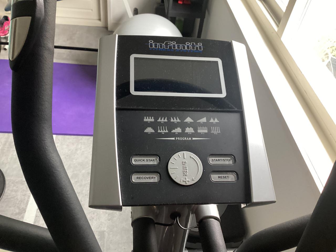 Infinity ST990 elliptical crosstrainer semi-professional