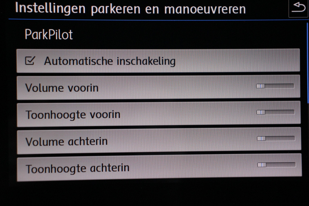 Volkswagen T-roc 1.5 tsi sport | acc | stoelverwarming | carplay |