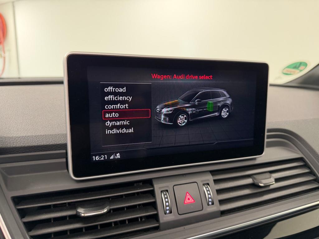 Audi Q5 55 tfsi e quattro competition | quantumgrau | panoramadak | massage