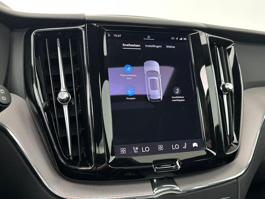 Volvo XC60 t6 398pk recharge r-design| pano| trekhaak| adap.cruise| leder| 