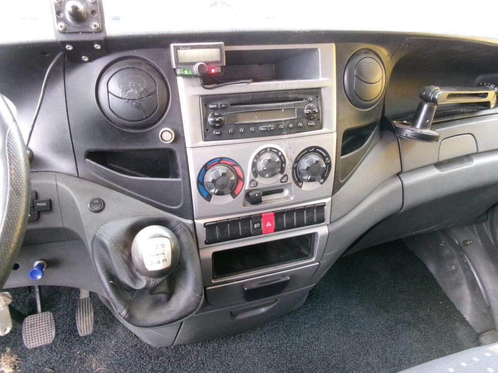 Iveco Daily 35c13 3-zits bakwagen + laadklep euro-5