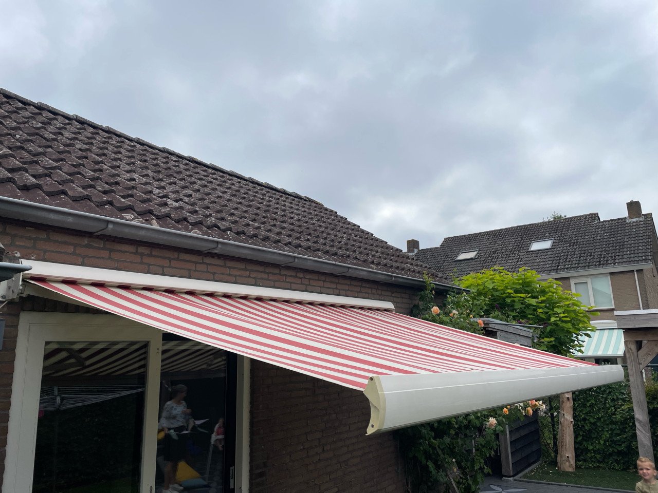 Knikarmzonnescherm 391cm elektrisch