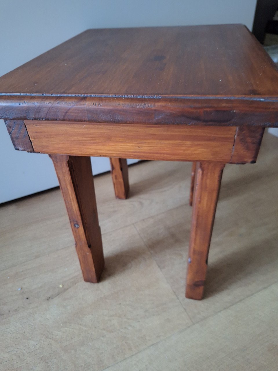 Houten tafeltje