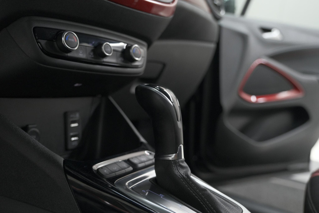 Opel Crossland X turbo 130 level 4 | camera | dodehoekdetectie | navigatie 