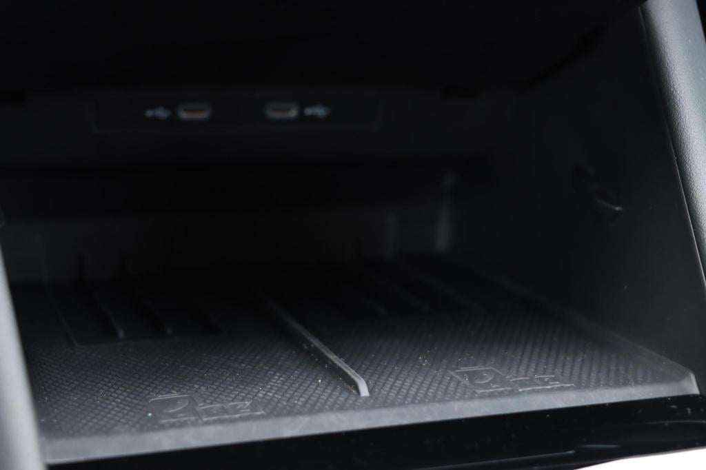 Volkswagen Tiguan 1.5 etsi r-line edition dsg7 150pk black style