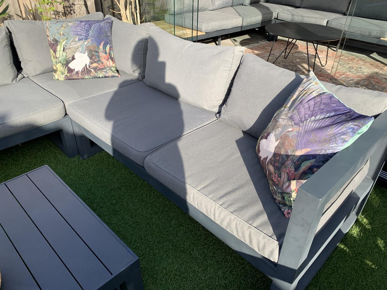 Alminium loungset met stoel en tafel