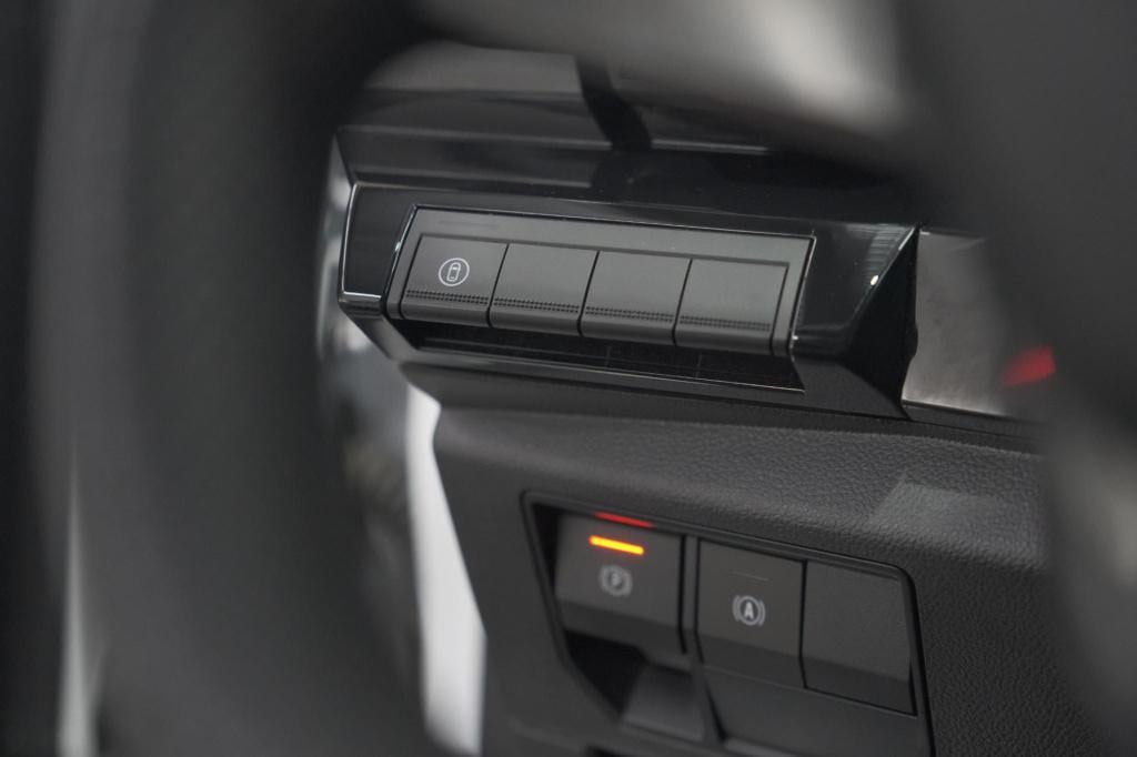 Renault Austral 1.2 e-tech full hybrid 200 techno | 360 camera | panoramada