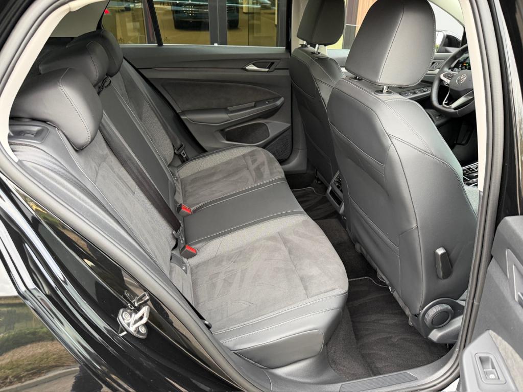 Volkswagen Golf 1.5 ehybrid style | trekhaak | camera | iq light | head up 