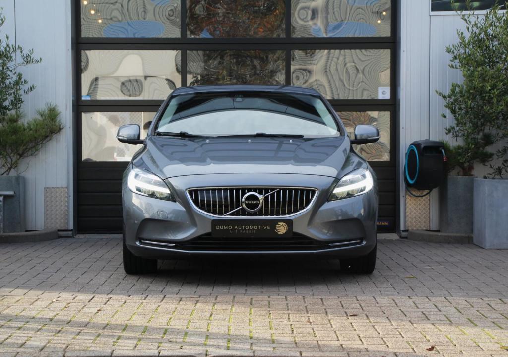 Volvo V40 1.5 t2 inscription aut. - leder - full led - navi - citycafety - 