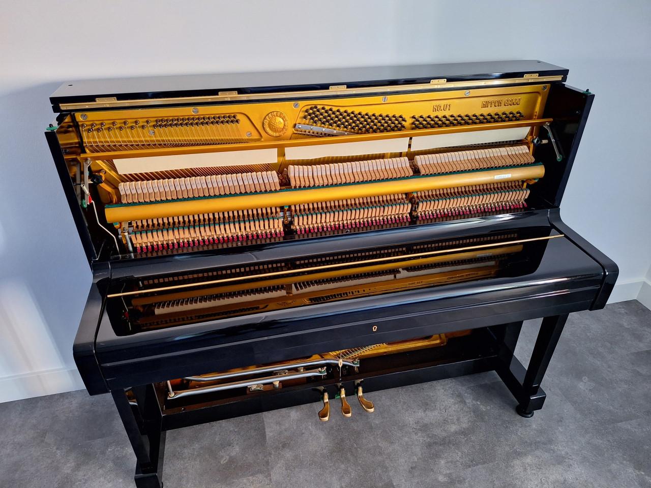 Piano Yamaha U1