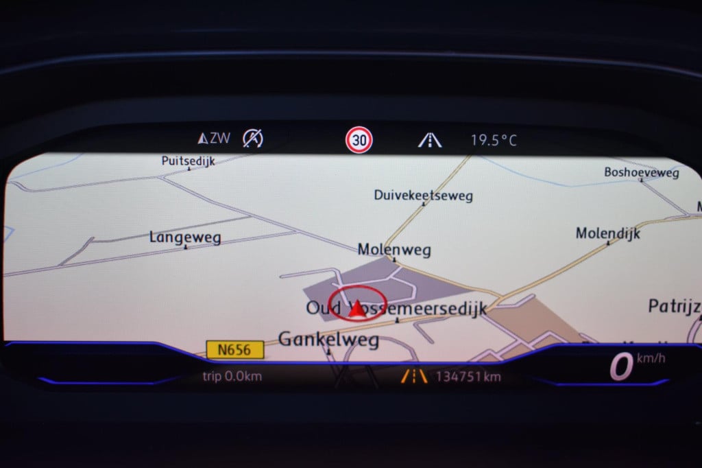 Volkswagen T-roc 1.0 tsi sport | virtual cockpit | trekhaak | camera | nap 