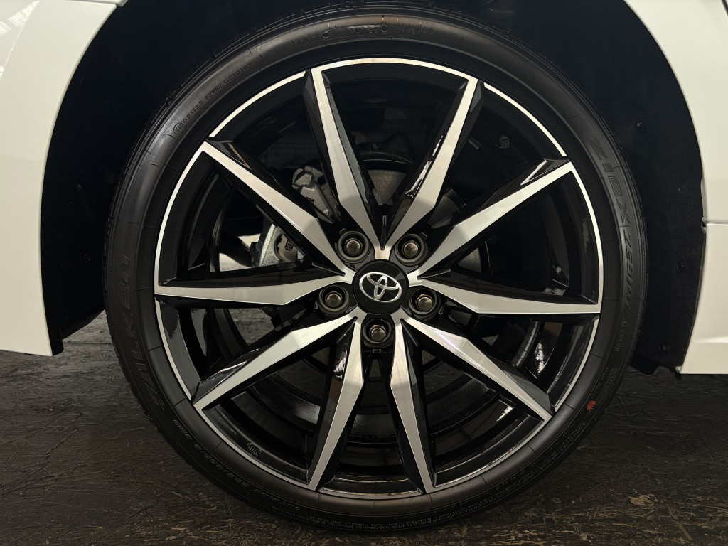 Toyota Corolla Touring Sports | € 1.500,- hybrid 180 gr sport