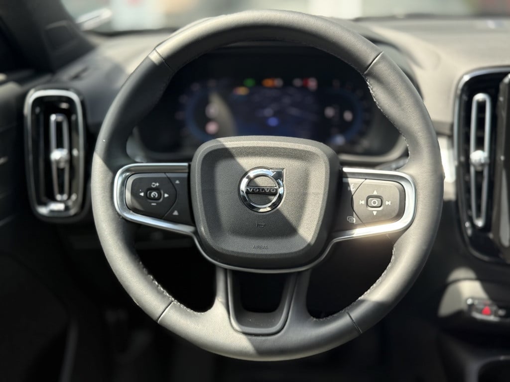 Volvo XC40 2.0 b4 plus dark