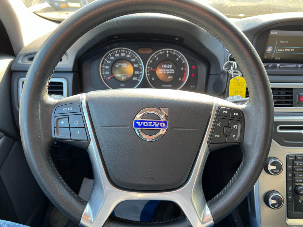 Volvo V70 1.6 d2 kinetic, trekhaak, navi, parkeersensoren enz...