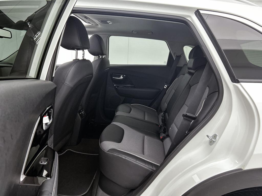 Kia E-niro dynamicplusline 64 kwh | trekhaak | schuif- kanteldak | stoelver