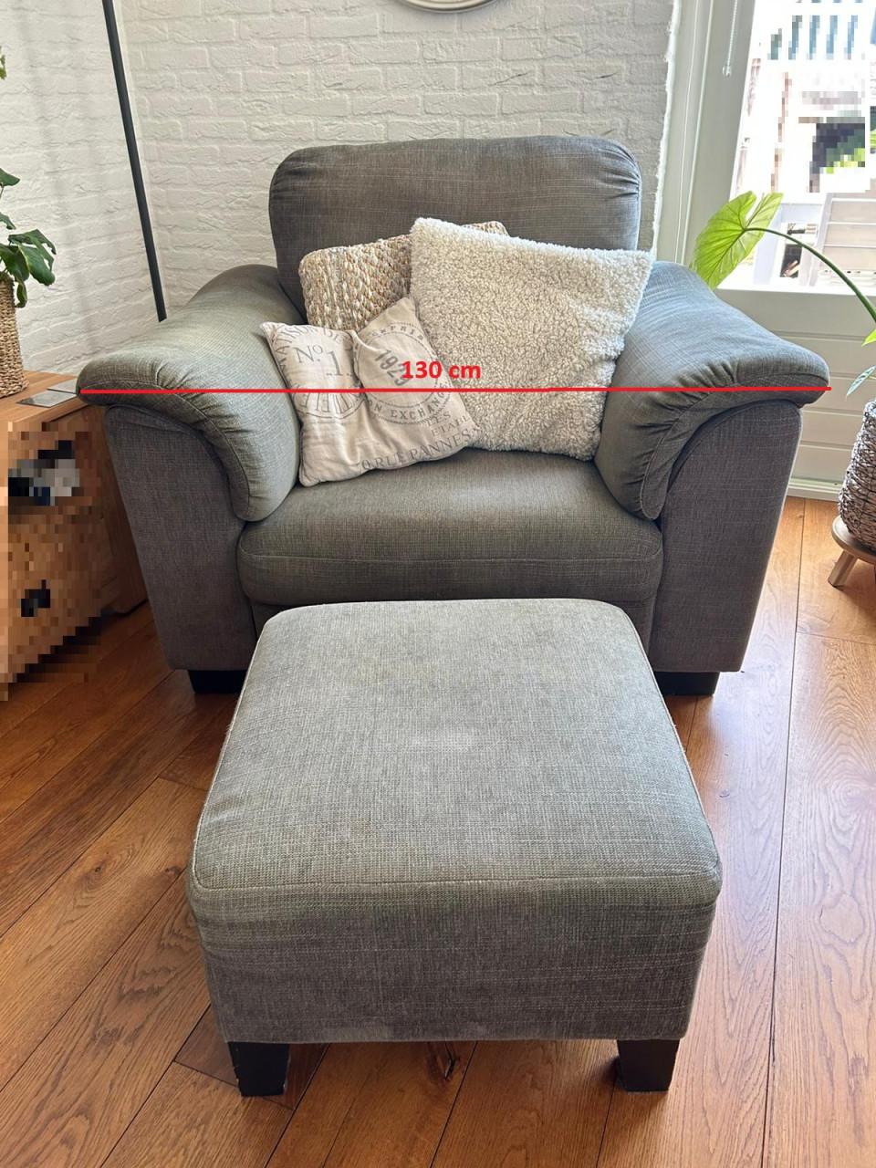 Gratis twee grote stoelen (fauteuils)