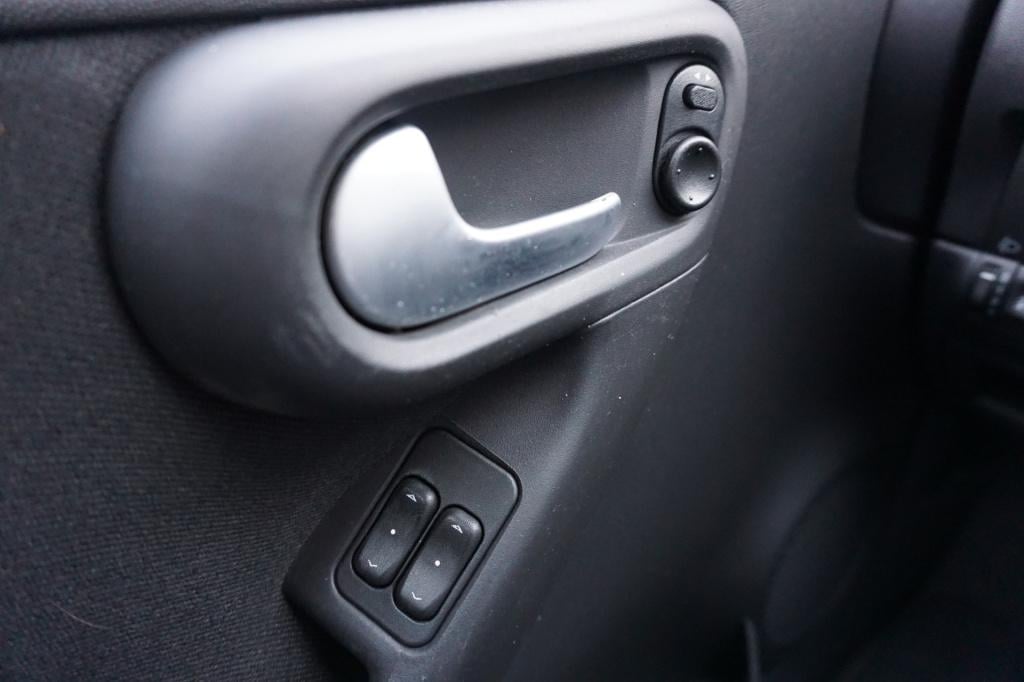 Opel Corsa 1.2-16v silverline airco / cruise controle / lm velgen