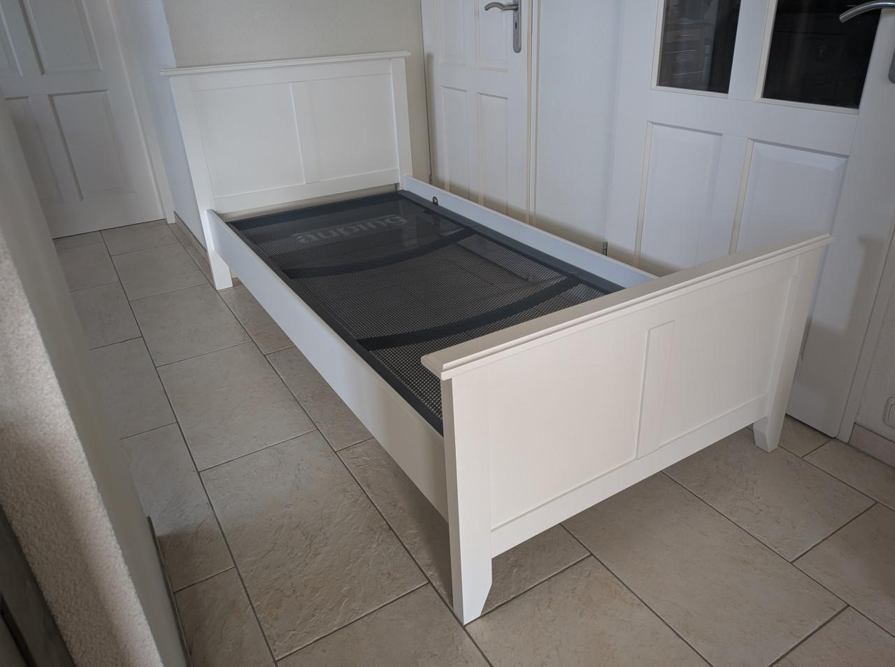 1 Persoons bed (in goede nette staat ) 90 x 200