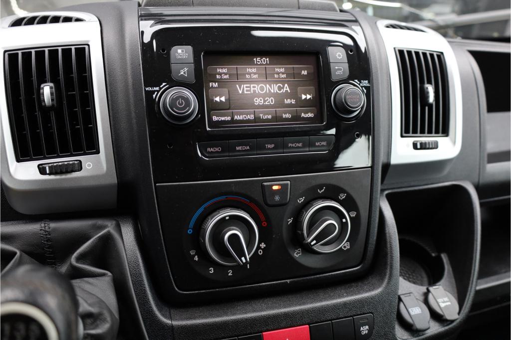Peugeot Boxer 2.2 bluehdi 165 l2h1 dubb cab. 7 zits i nav i cam