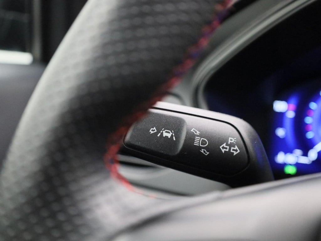 Ford Focus 1.0 ecoboost hybrid st line x business | lmv | parkeer sensoren 
