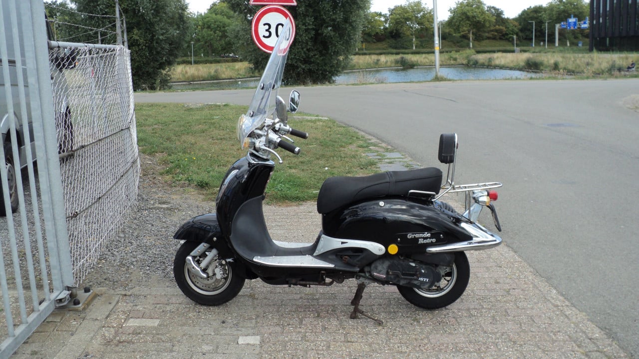 Retro scooter
