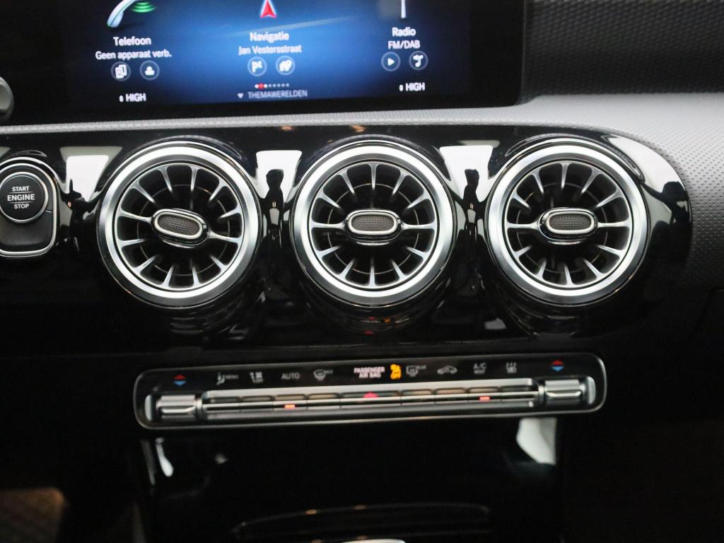 Mercedes-Benz Cla 250 e luxury line | automaat | panoramadak | apple carpla