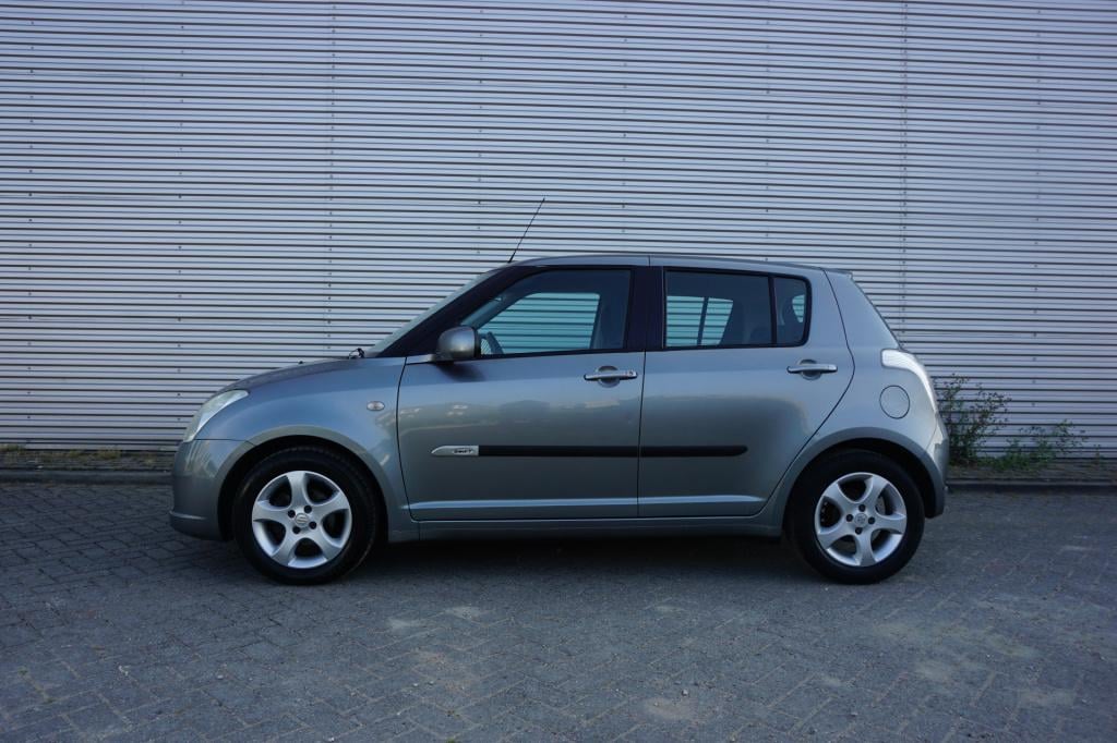 Suzuki Swift 1.3 gls airco / elektr. ramen / lm velgen / nap / apk t/m 07-2