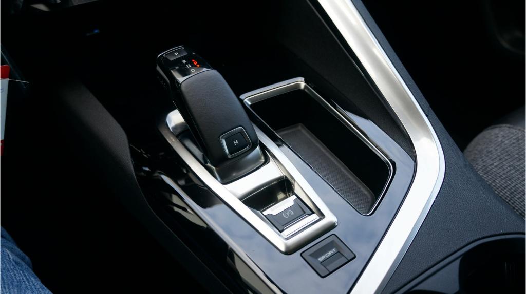 Peugeot 3008 1.2 crossway rijklaar incl garantie