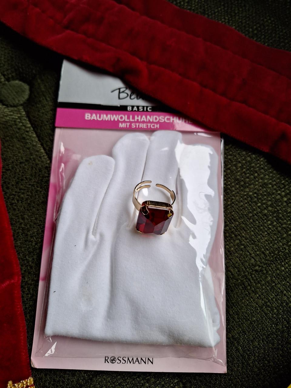 Sinterklaas outfit items