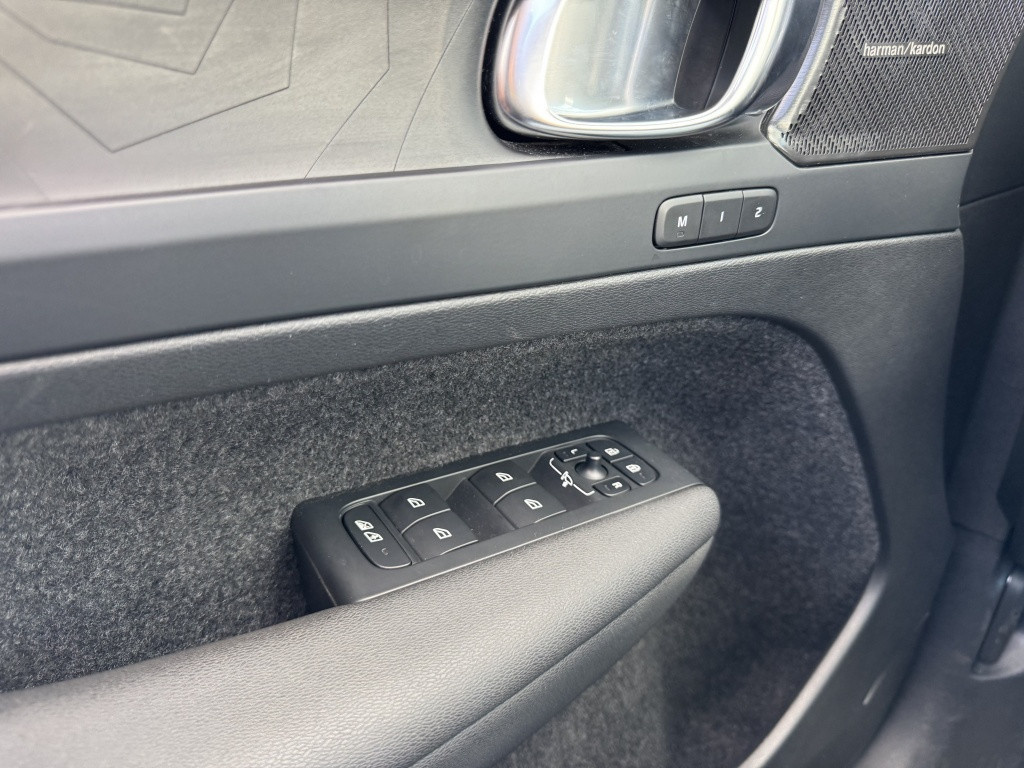Volvo XC40 t5 262pk recharge ultimate bright| panodak| adap.cruise| leder|