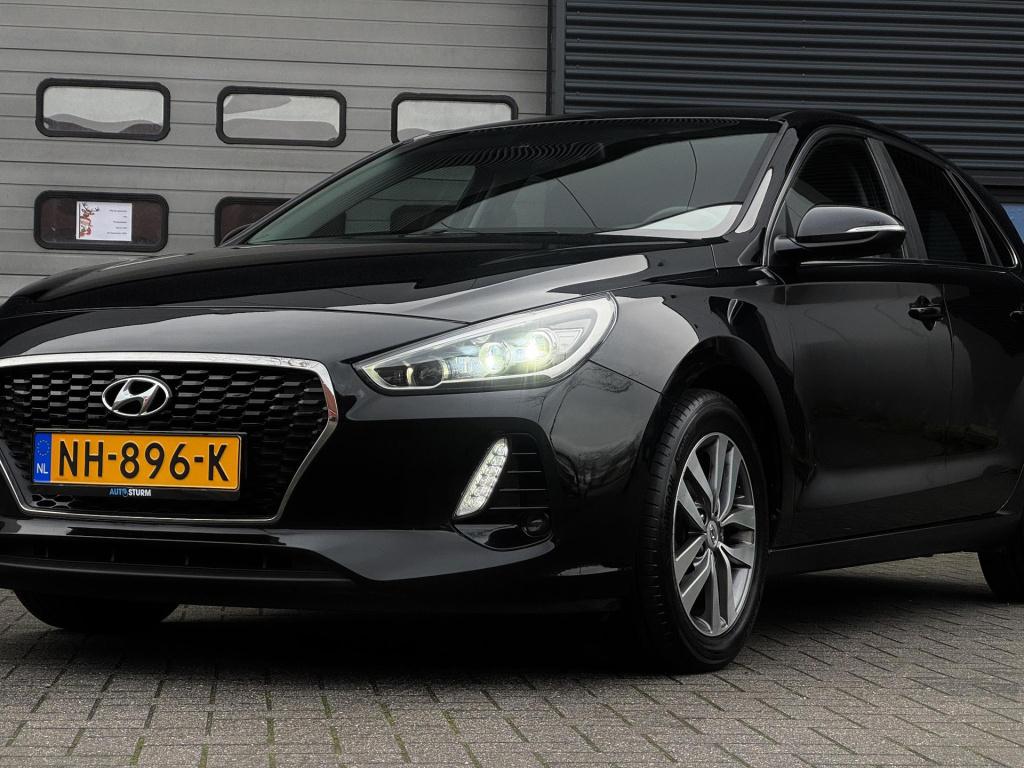 Hyundai I 30 1.0 t-gdi first edition nl-auto incl. trekhaak!