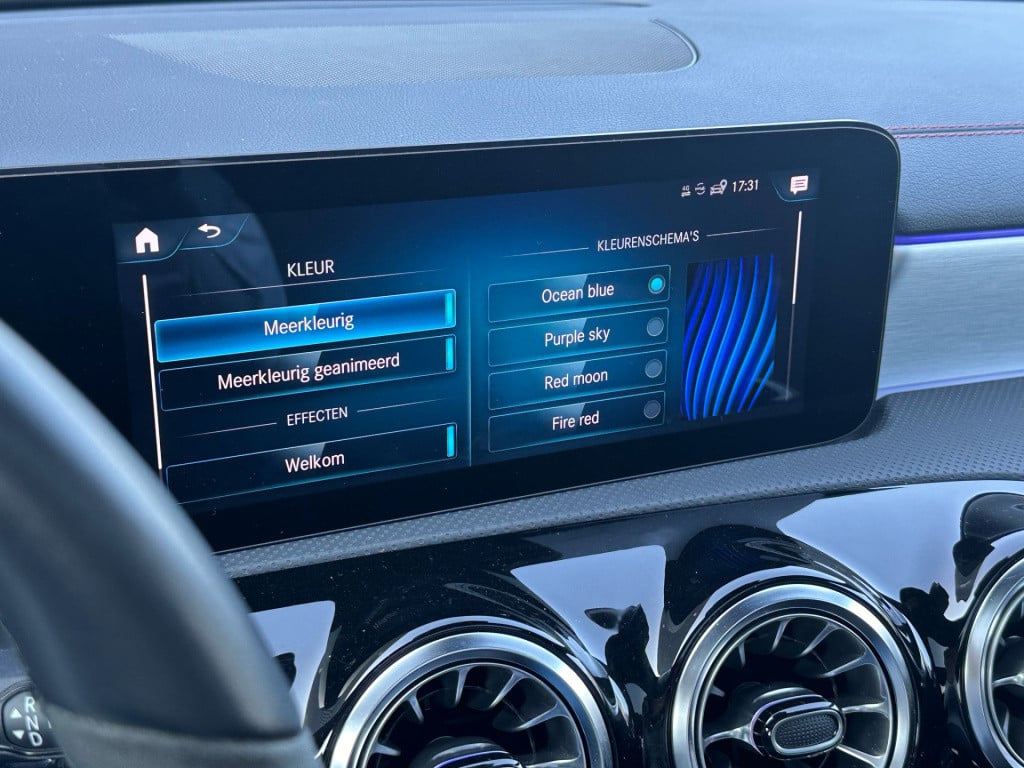 Mercedes-Benz Cla 250 e business solution amg limited l panoramadak l sfeer