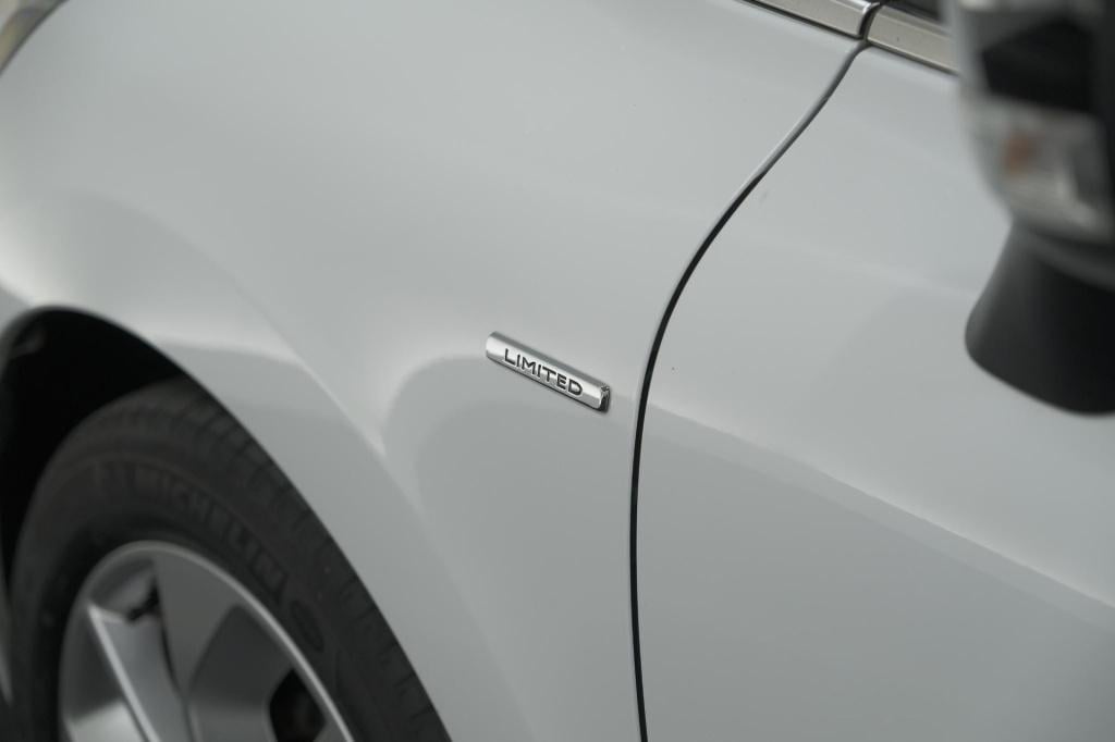 Renault Clio estate tce 90 limited | parkeersensoren | navigatie | airco