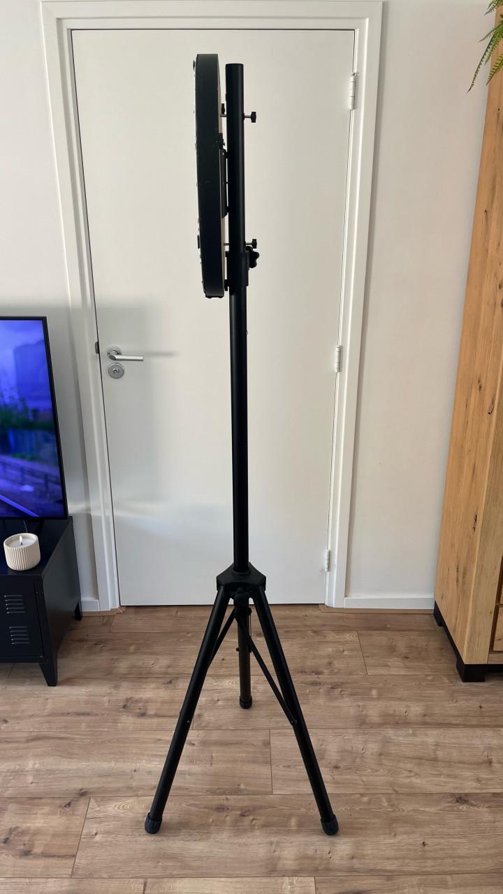 Dart standaard te koop inclusief dartmat. (zonder dartbord)