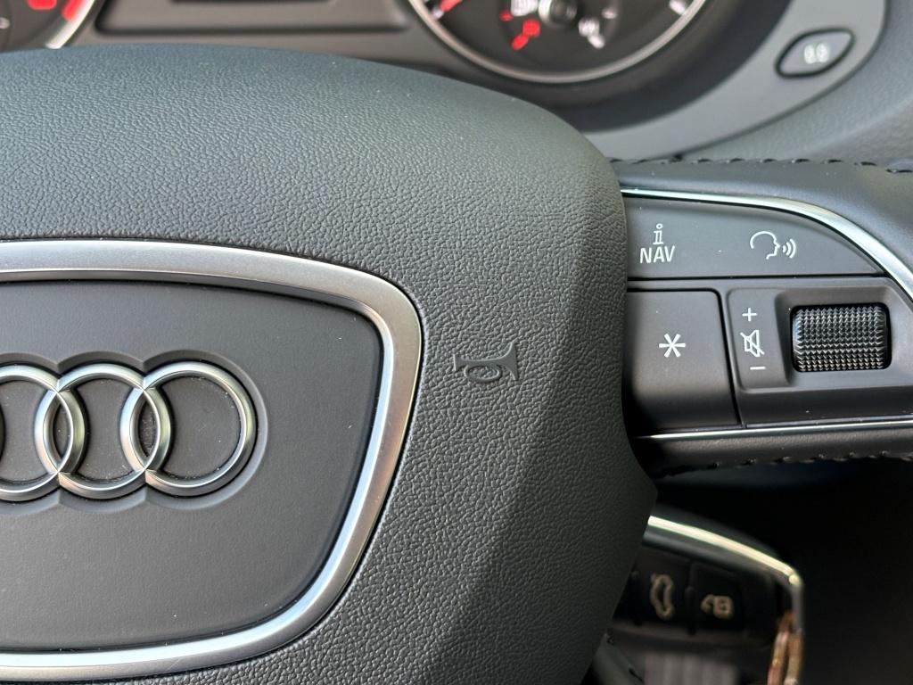 Audi Q3 1.4 tfsi 150pk pro line- trekhaak- navigatie-rijklaarprijs incl. ga
