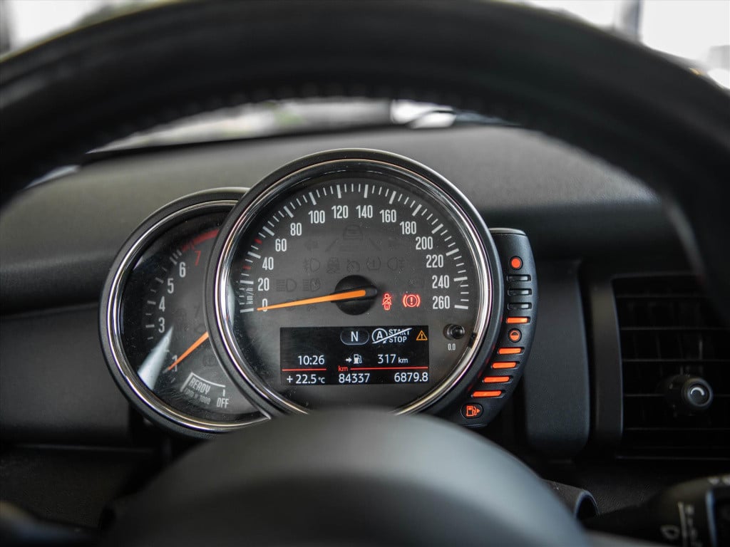 Mini One mini 1.2 102pk business | navigatie | bluetooth | park. sensoren |