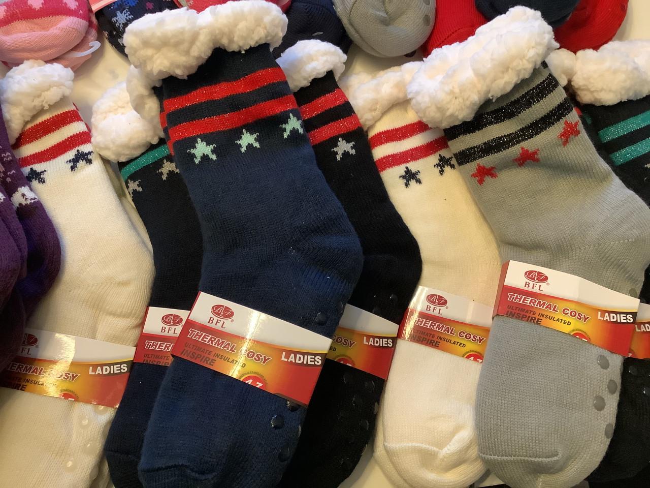 Partij super leuke fluffy huissokken. (Partij 212)