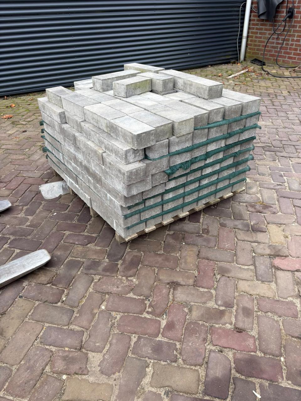 Restpartij banenverband beton Amiata 8 cm dik