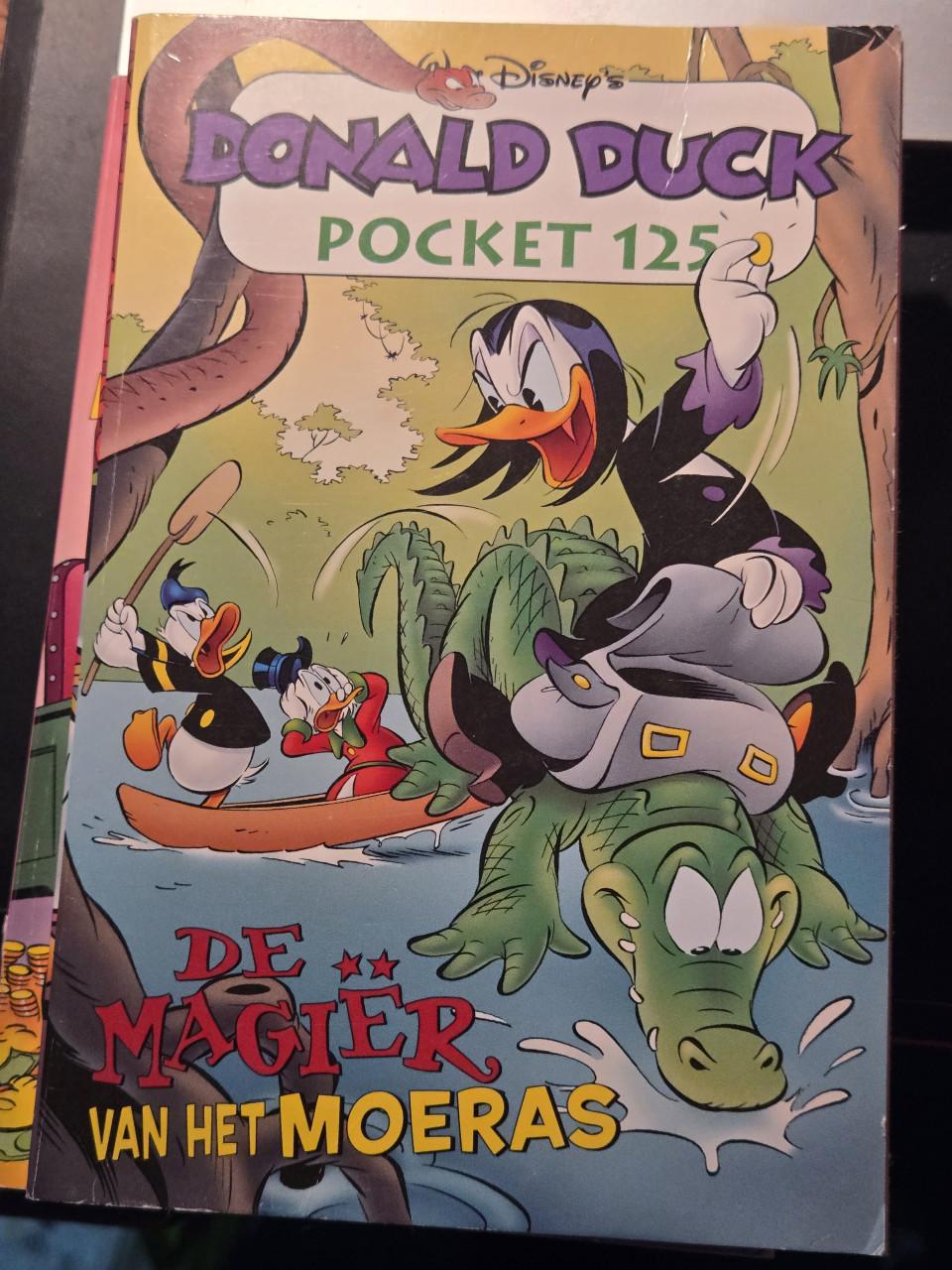 Donald Duck Pockets 12 stuks.  In nette gelezen staat.