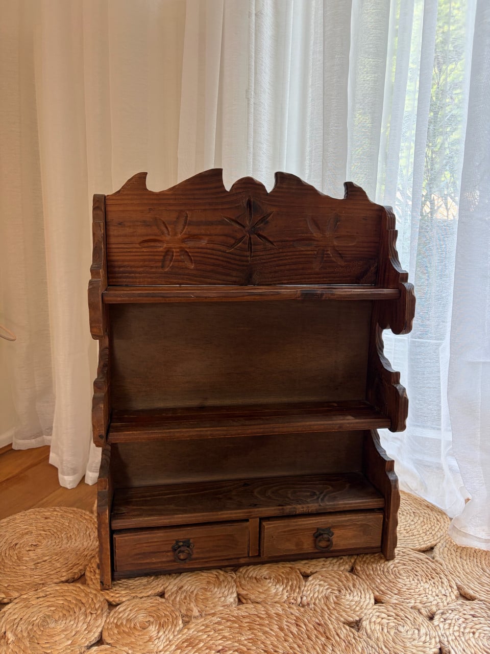 Vintage houten wandkast | houtsnijwerk