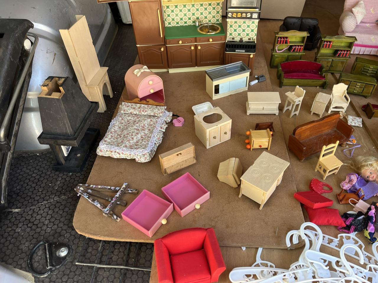 Meubeltjes vintage poppenhuis 60-80