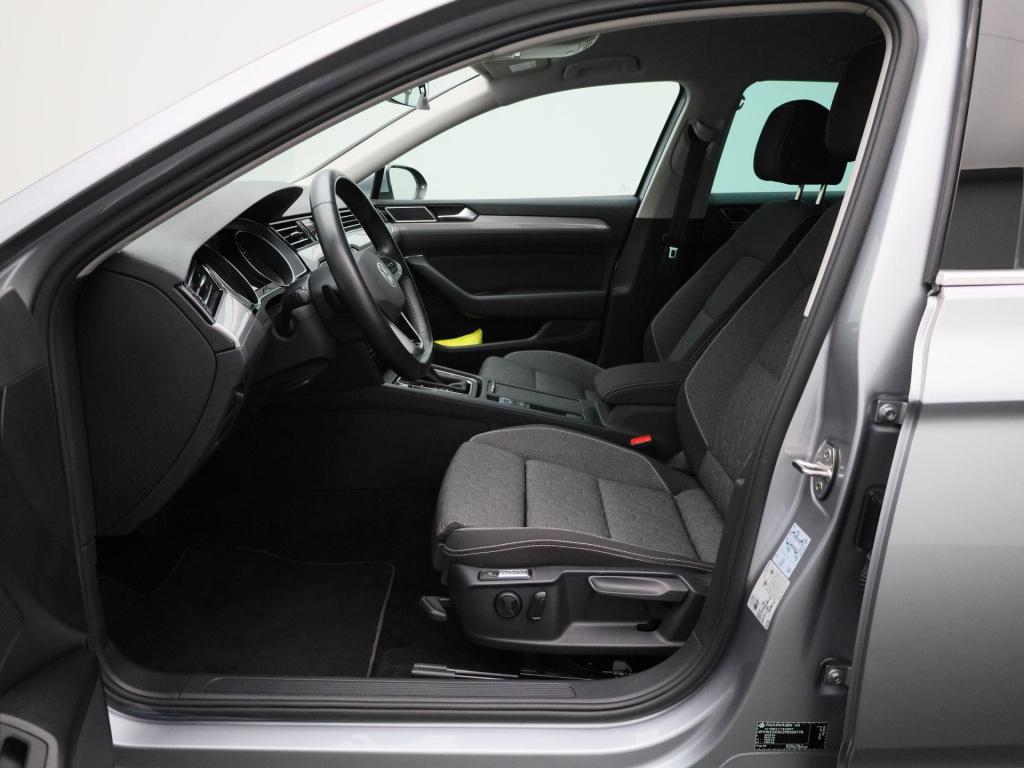Volkswagen Passat variant 1.5 tsi business | automaat | lmv | parkeer senso