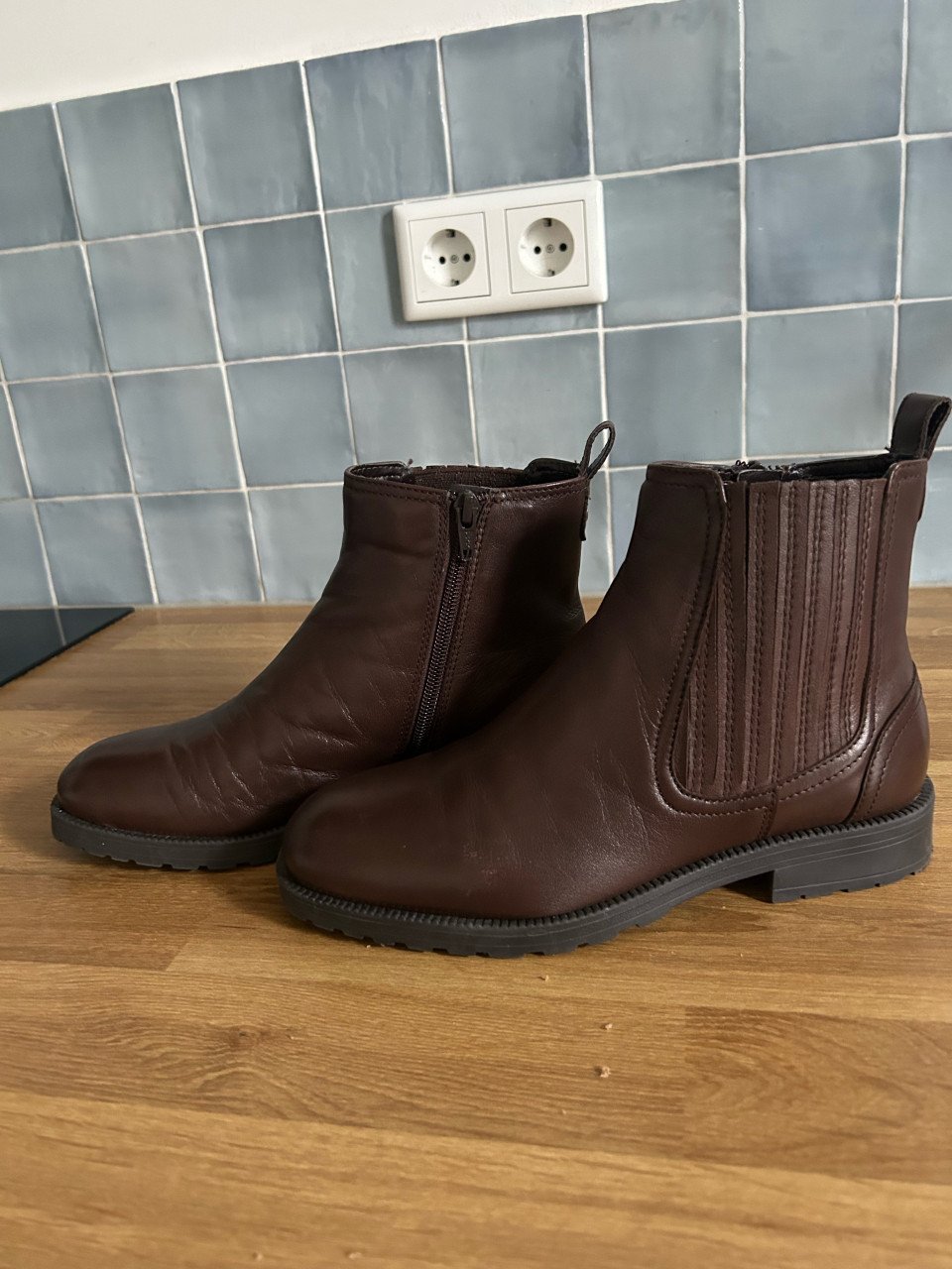 Nieuwe Mooie bruine laarsjes maat 37
