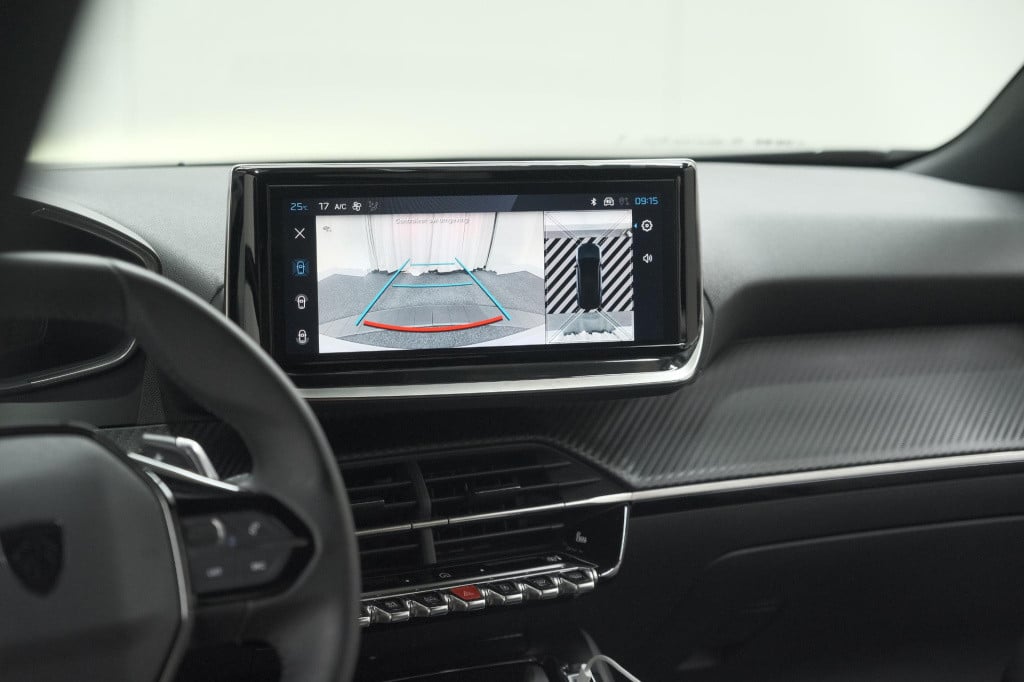 Peugeot 2008 puretech 130 eat8 allure | 360 camera | adaptieve cruise contr