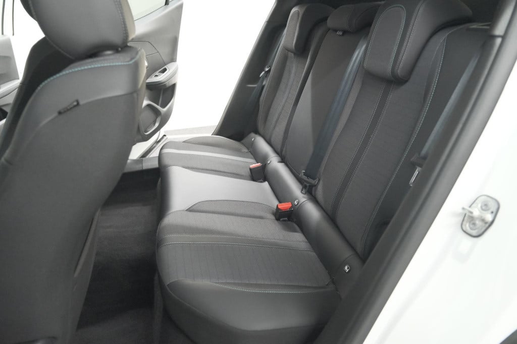 Peugeot 2008 puretech 102 allure pack | allseason banden | parkeersensoren 